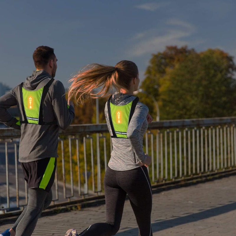 Светодиодный сигнальный жилет  – обзор и цена Running Visibility Gear
